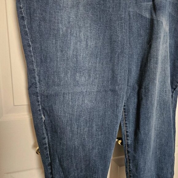 New Forever 21 Mom Jeans, Size 20 - Picture 8 of 9